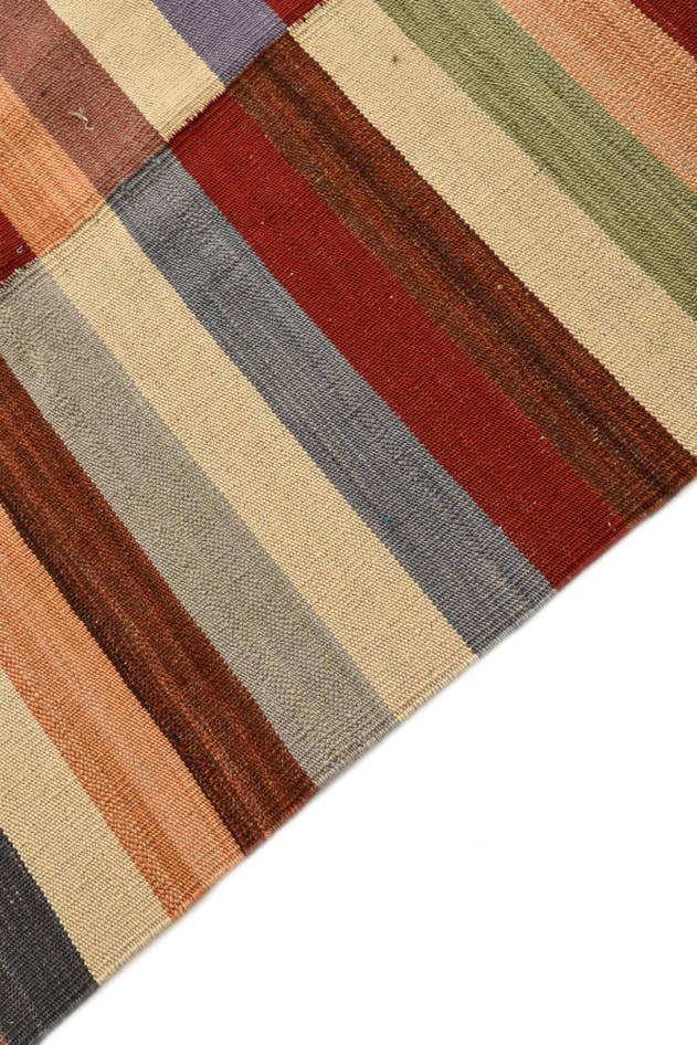 Detail image of 6' 5 x 9' 8 Hand Woven Kilim Modern Wool Rug