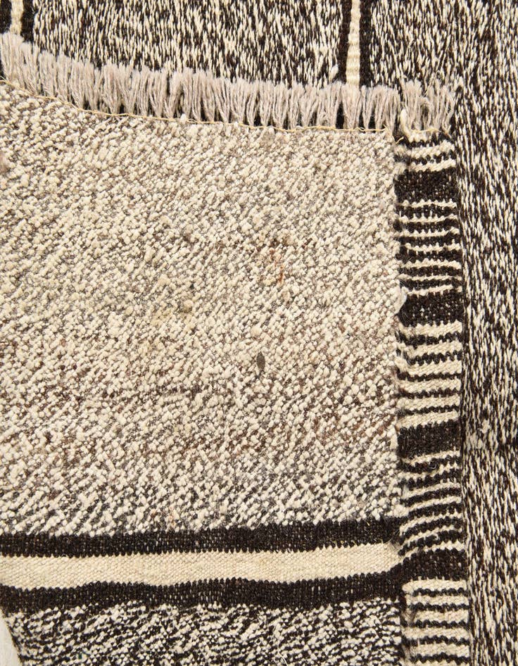 Detail image of 6' 10 x 9' 2  Hand Woven Kilim Modern Wool Rug