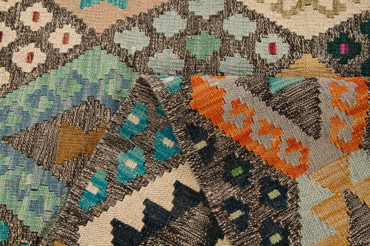 Detail image of 6' 3 x 8' 2 Hand Knotted Kilim Modern Wool Rug