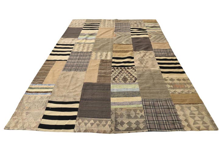 Detail image of 6' 8 x 9' 11 Hand Woven Kilim Patchwork Wool Rug