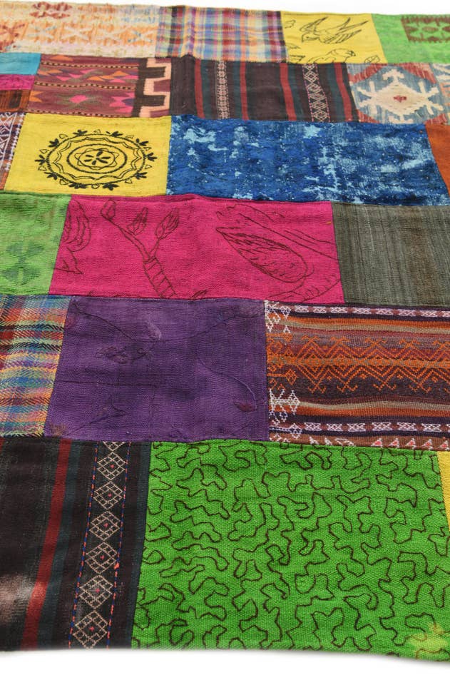 Detail image of 6' 8 x 10' Hand Woven Kilim Patchwork Wool Rug