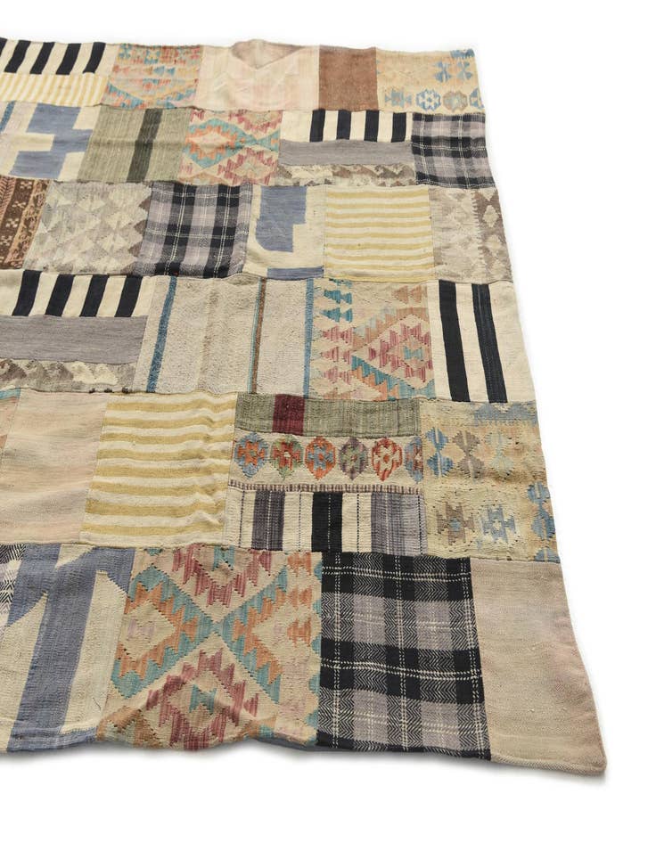 Detail image of 6' 6 x 8' 10  Hand Woven Kilim Patchwork Wool Rug