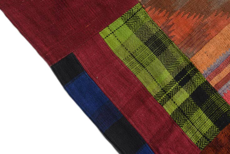 Detail image of 5' 7 x 8' Hand Woven Kilim Patchwork Wool Rug