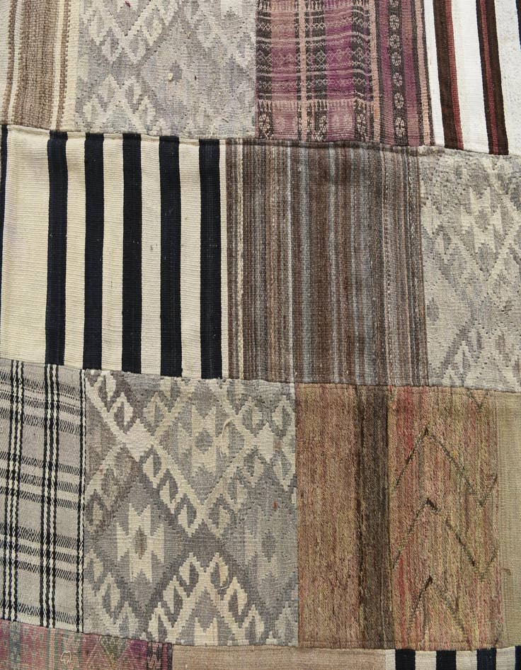 Detail image of 6' 5 x 9' 3  Hand Woven Kilim Patchwork Wool Rug