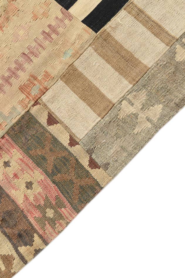Detail image of 6' 5 x 9' 5 Hand Woven Kilim Patchwork Wool Rug