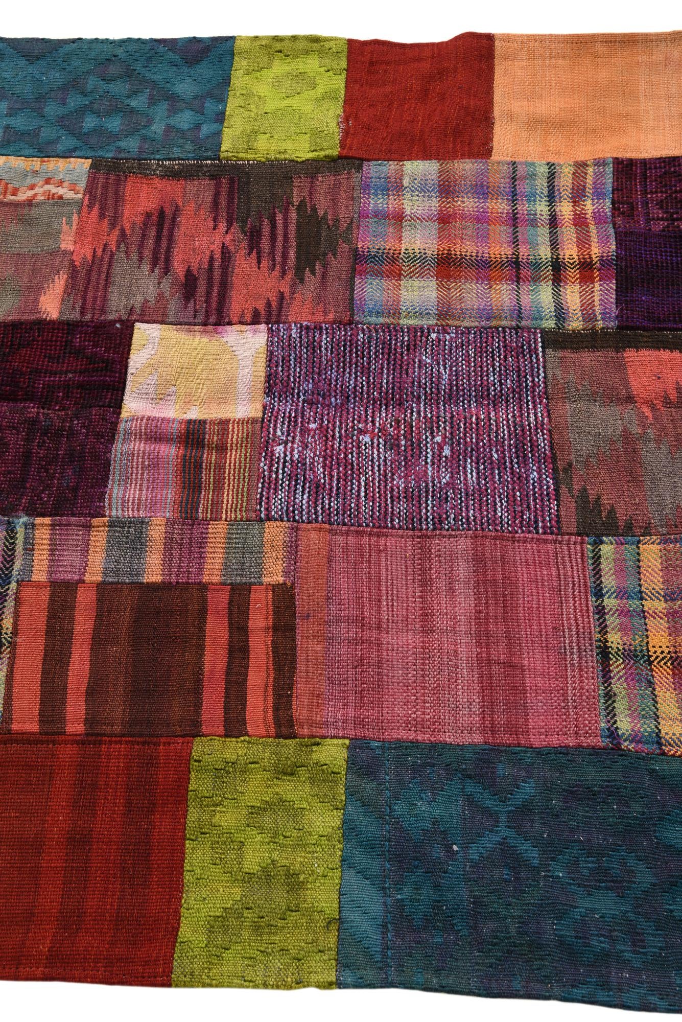 4' x 6' Hand Woven Kilim Patchwork Wool Rug