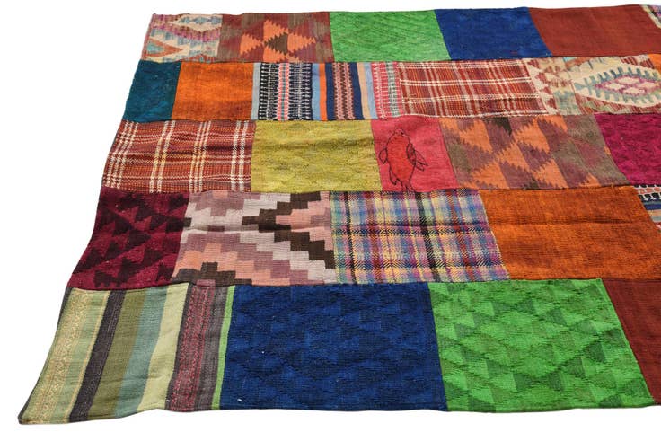 Detail image of 5' 5 x 7' 9 Hand Woven Kilim Patchwork Wool Rug