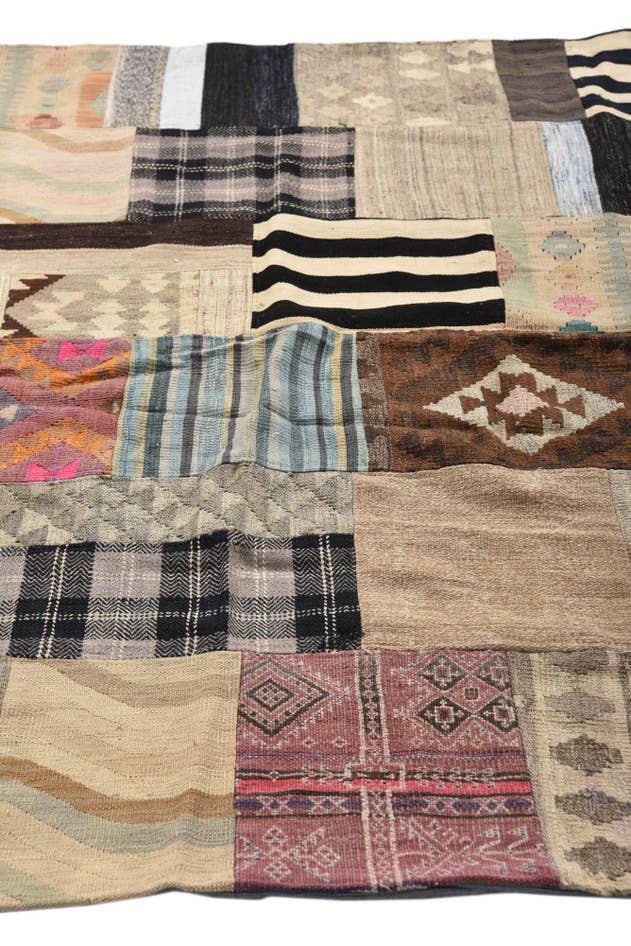 Detail image of 6' 5 x 10' Hand Woven Kilim Patchwork Wool Rug