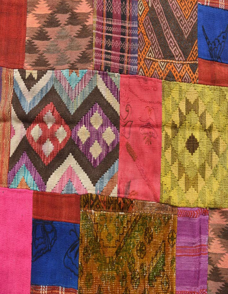 Detail image of 5' 5 x 7' 10  Hand Woven Kilim Patchwork Wool Rug