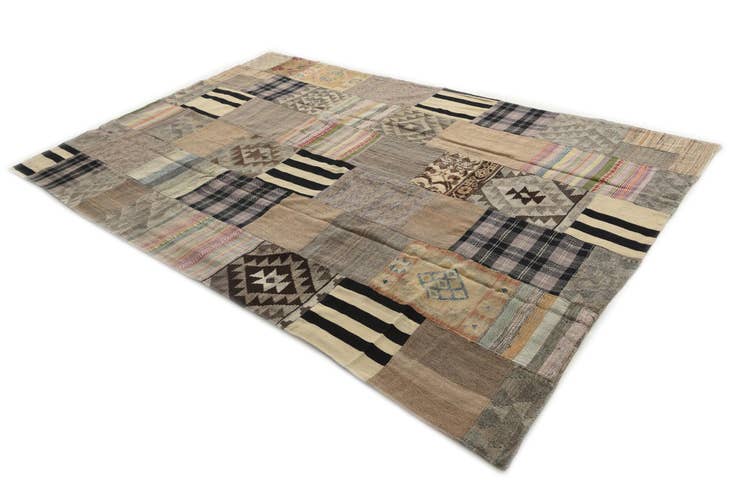 Detail image of 6' 5 x 9' 10 Hand Woven Kilim Patchwork Wool Rug
