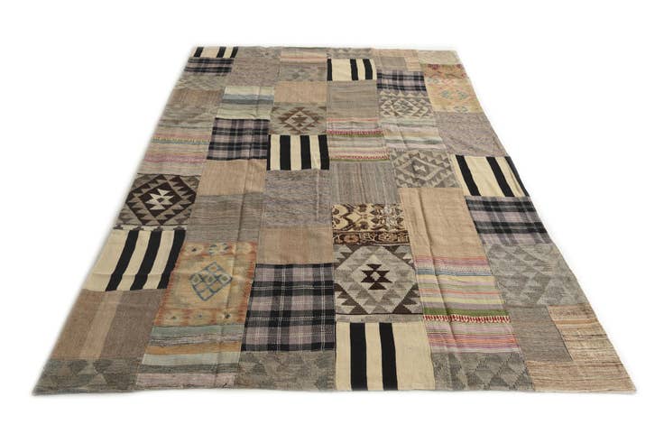 Detail image of 6' 5 x 9' 10 Hand Woven Kilim Patchwork Wool Rug