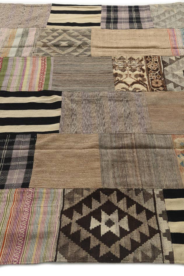 Detail image of 6' 5 x 9' 10 Hand Woven Kilim Patchwork Wool Rug
