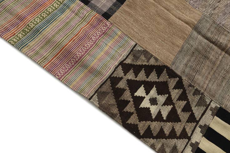 Detail image of 6' 5 x 9' 10 Hand Woven Kilim Patchwork Wool Rug