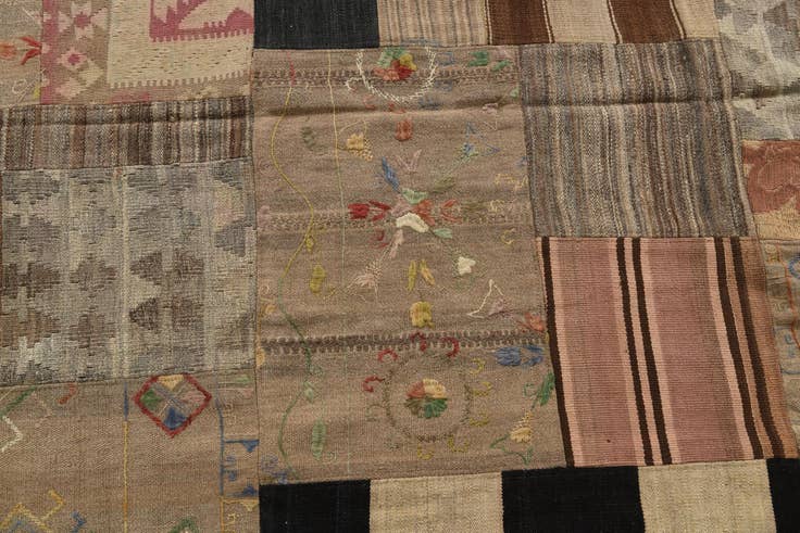 Detail image of 6' 8 x 9' 10 Hand Woven Kilim Patchwork Wool Rug