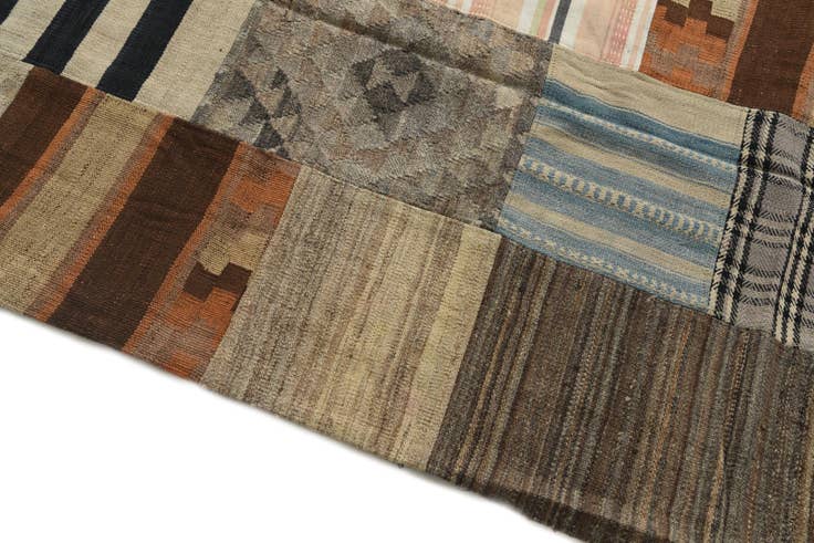 Detail image of 6' 6 x 9' 6 Hand Woven Kilim Patchwork Wool Rug