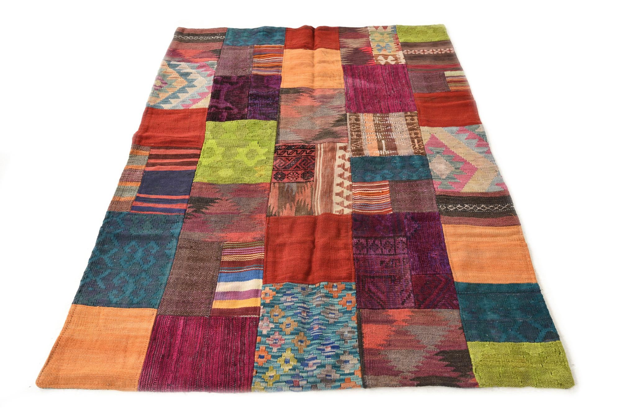 4' x 5' 10 Hand Woven Kilim Patchwork Wool Rug