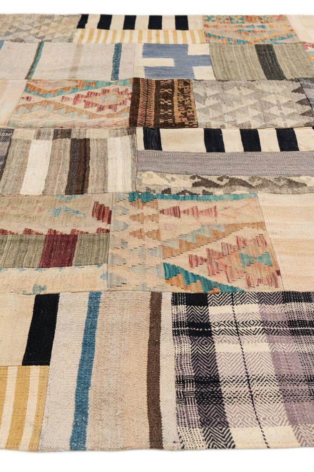 Detail image of 6' 6 x 8' 10 Hand Woven Kilim Patchwork Wool Rug