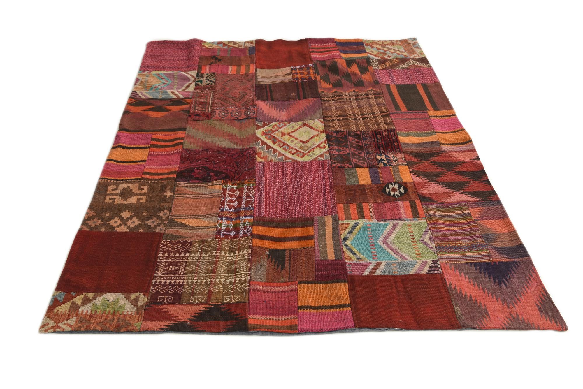 4' 10 x 6' 6 Hand Woven Kilim Patchwork Wool Rug