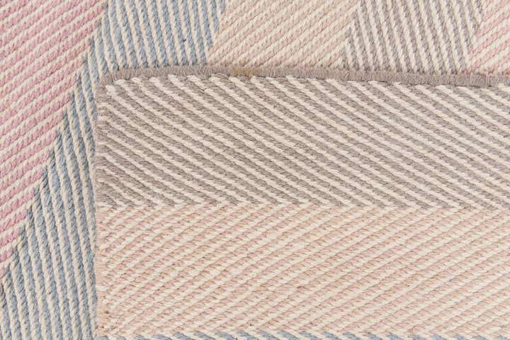 3' 11 x 5' 8 Hand Knotted Kilim Wool Rug