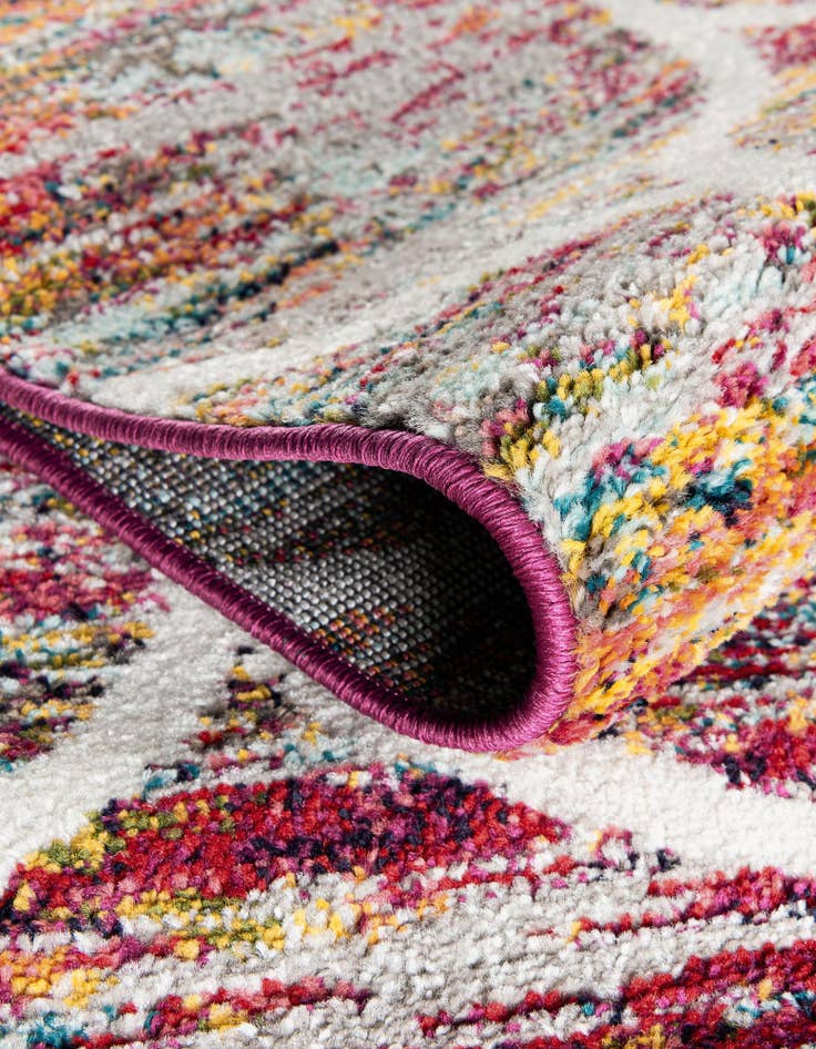 Detail image of 6' x 9' Lattice Frieze Rug