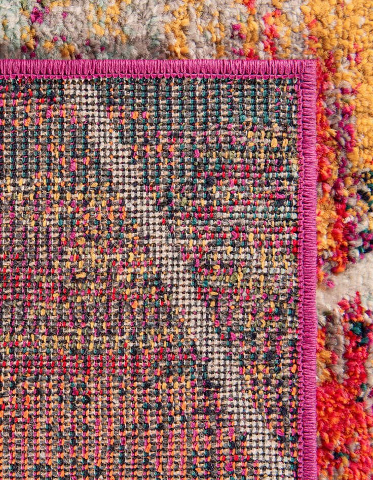 Detail image of 7' x 10' Lattice Frieze Rug