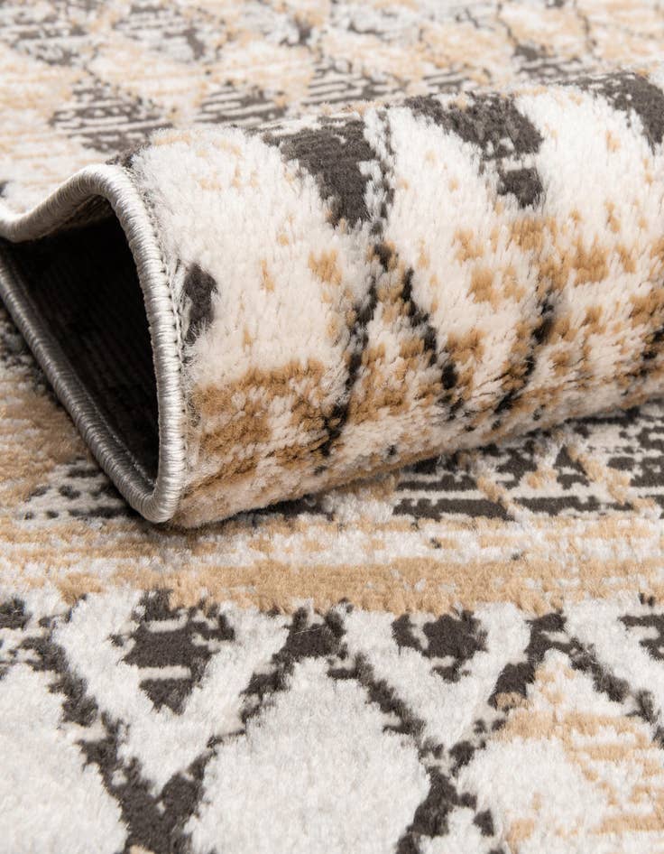 Detail image of 5' x 8' Leipzig Rug