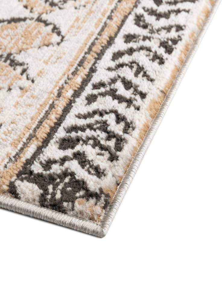 Detail image of 5' x 8' Leipzig Rug