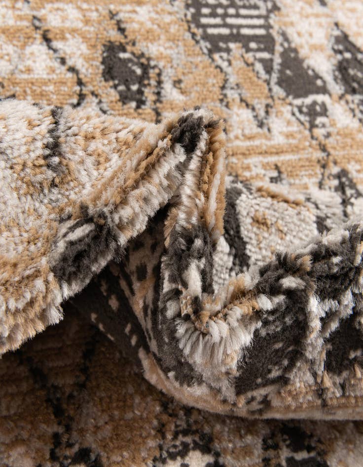 Detail image of 5' x 8' Leipzig Rug