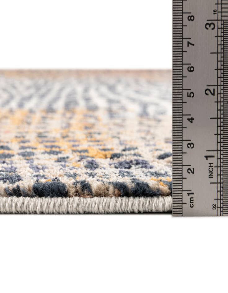 Detail image of 5' 3 x 7' 7 Lola Rug