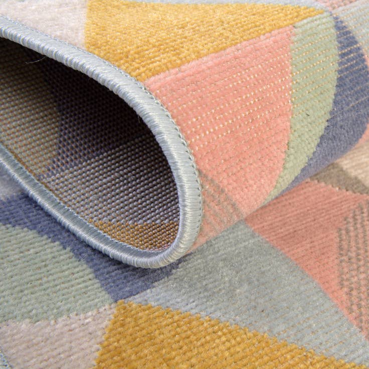 Detail image of 2' 2 x 3' Lotus Rug