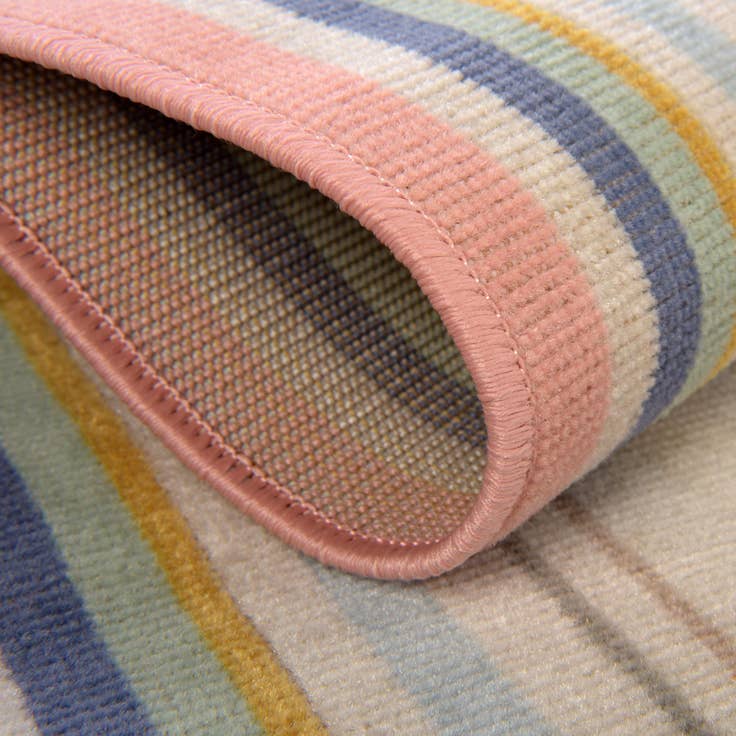 Detail image of 5' 3 x 8' Lotus Rug