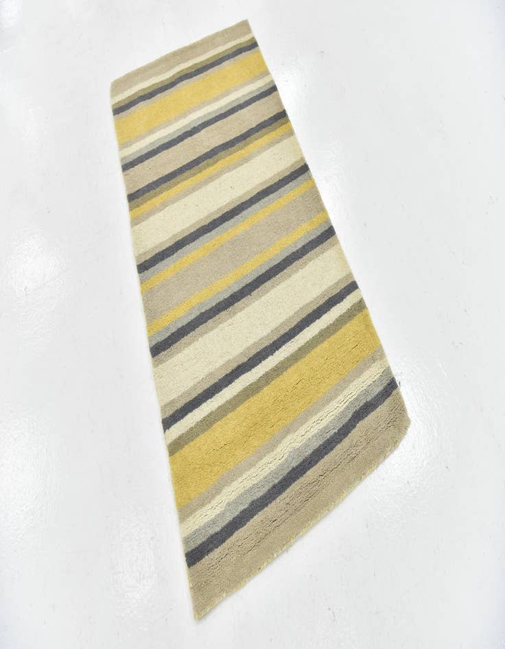 Detail image of 2' 8 x 4' 10 Luna Wool Rug
