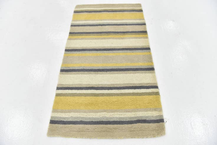 Detail image of 2' 8 x 4' 10 Luna Wool Rug