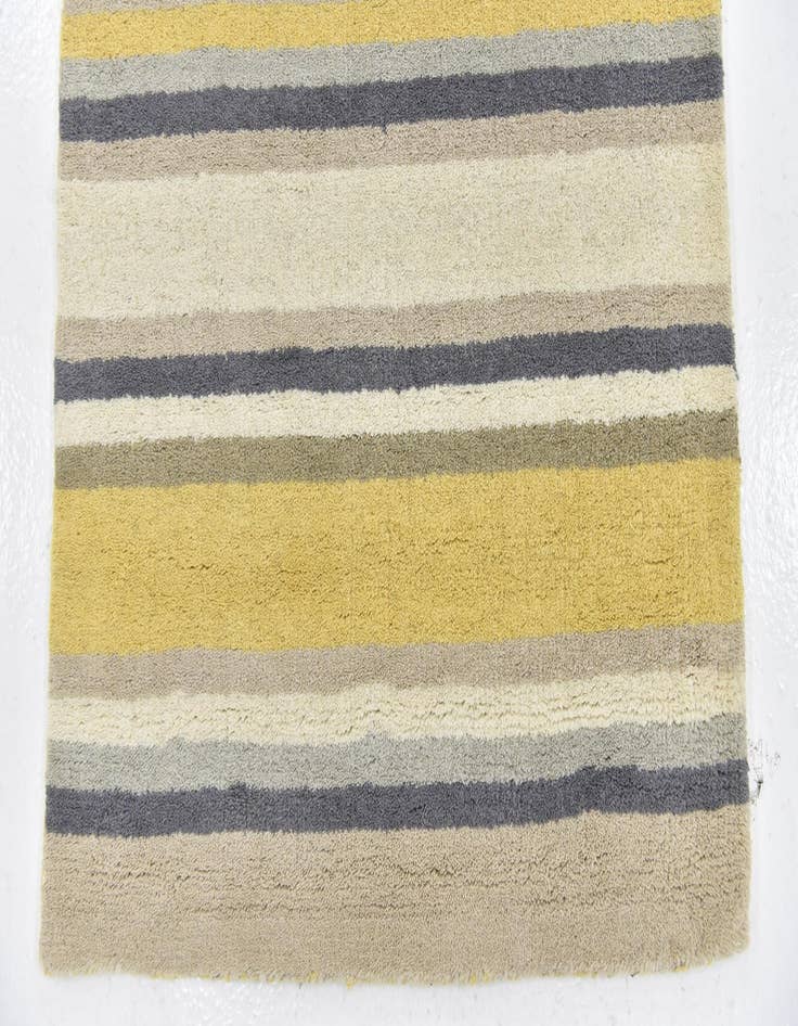 Detail image of 2' 8 x 4' 10 Luna Wool Rug