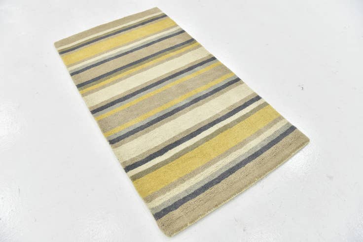 Detail image of 2' 8 x 4' 10 Luna Wool Rug