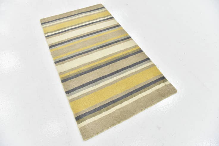 Detail image of 2' 9 x 4' 10 Luna Wool Rug