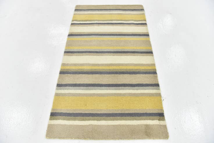 Detail image of 2' 9 x 4' 10 Luna Wool Rug