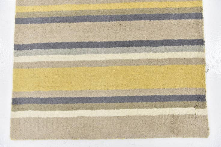 Detail image of 2' 9 x 4' 10 Luna Wool Rug