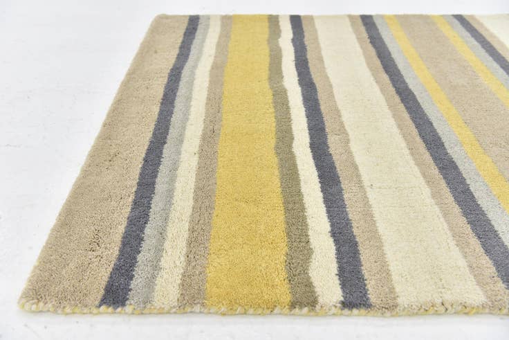 Detail image of 2' 9 x 4' 10 Luna Wool Rug