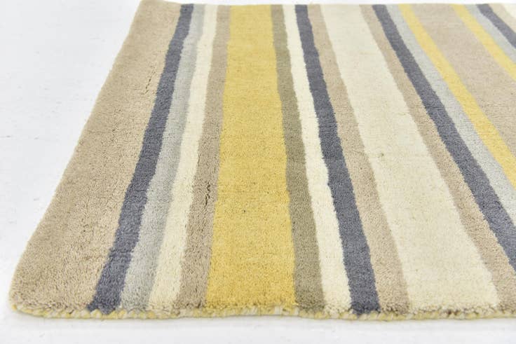 Detail image of 2' 9 x 5' Luna Wool Rug