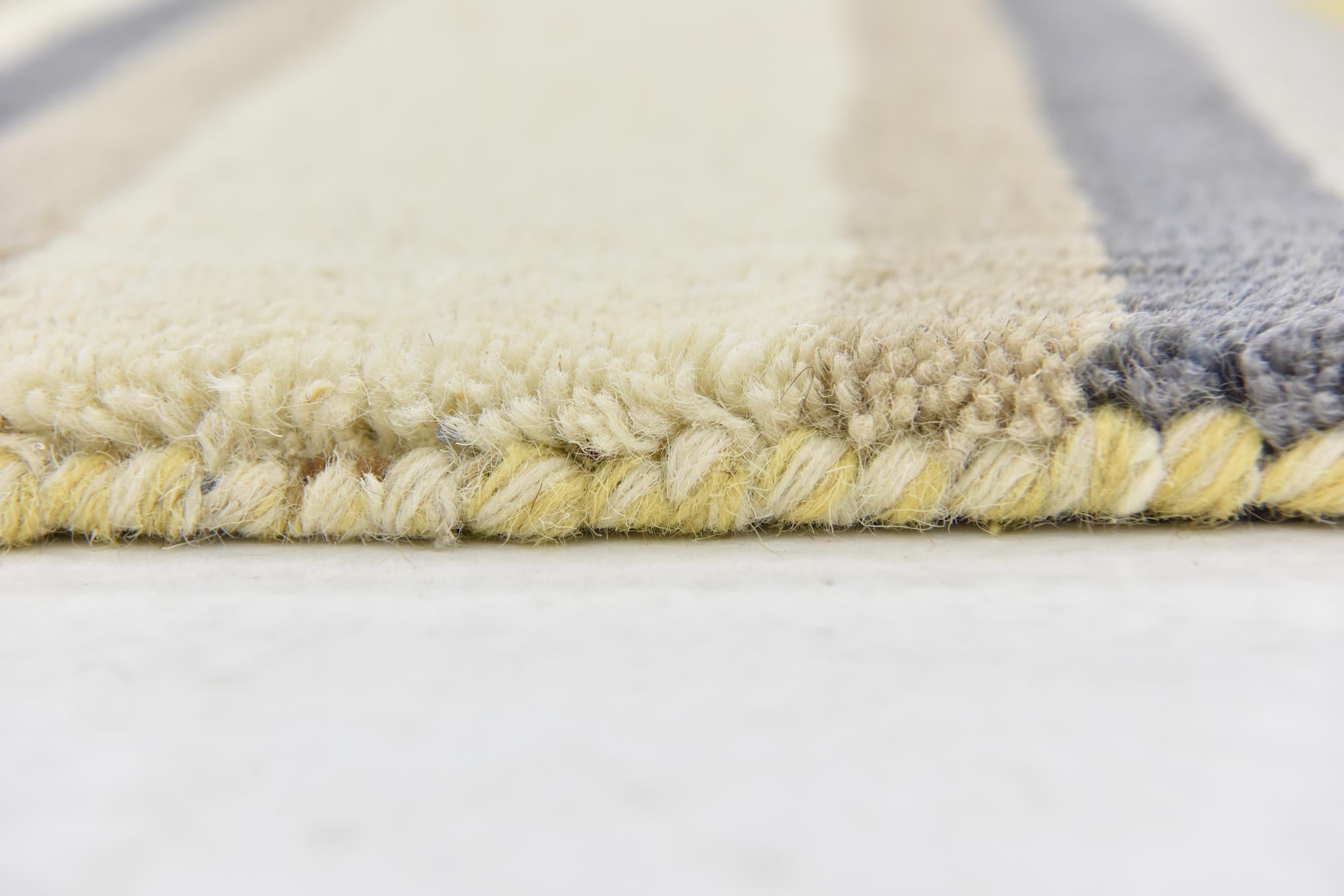 2' 9 x 5' Luna Wool Rug