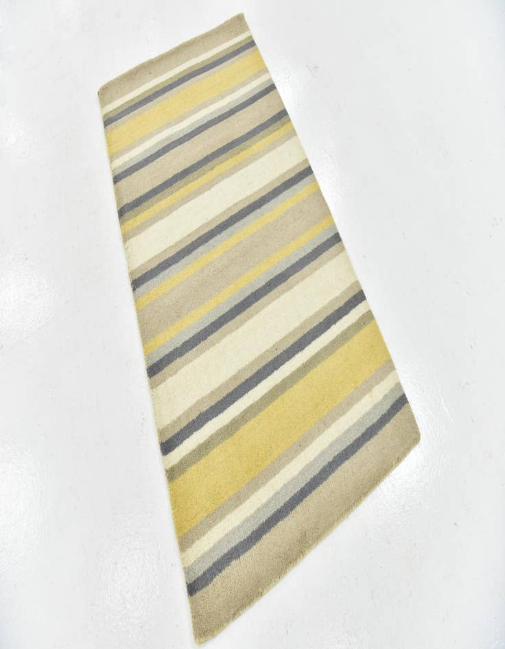 Detail image of 2' 9 x 4' 10 Luna Wool Rug