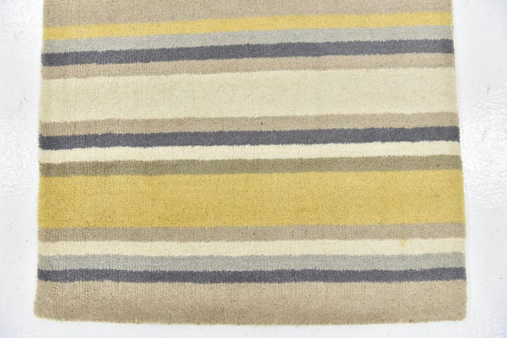 Detail image of 2' 9 x 4' 10 Luna Wool Rug
