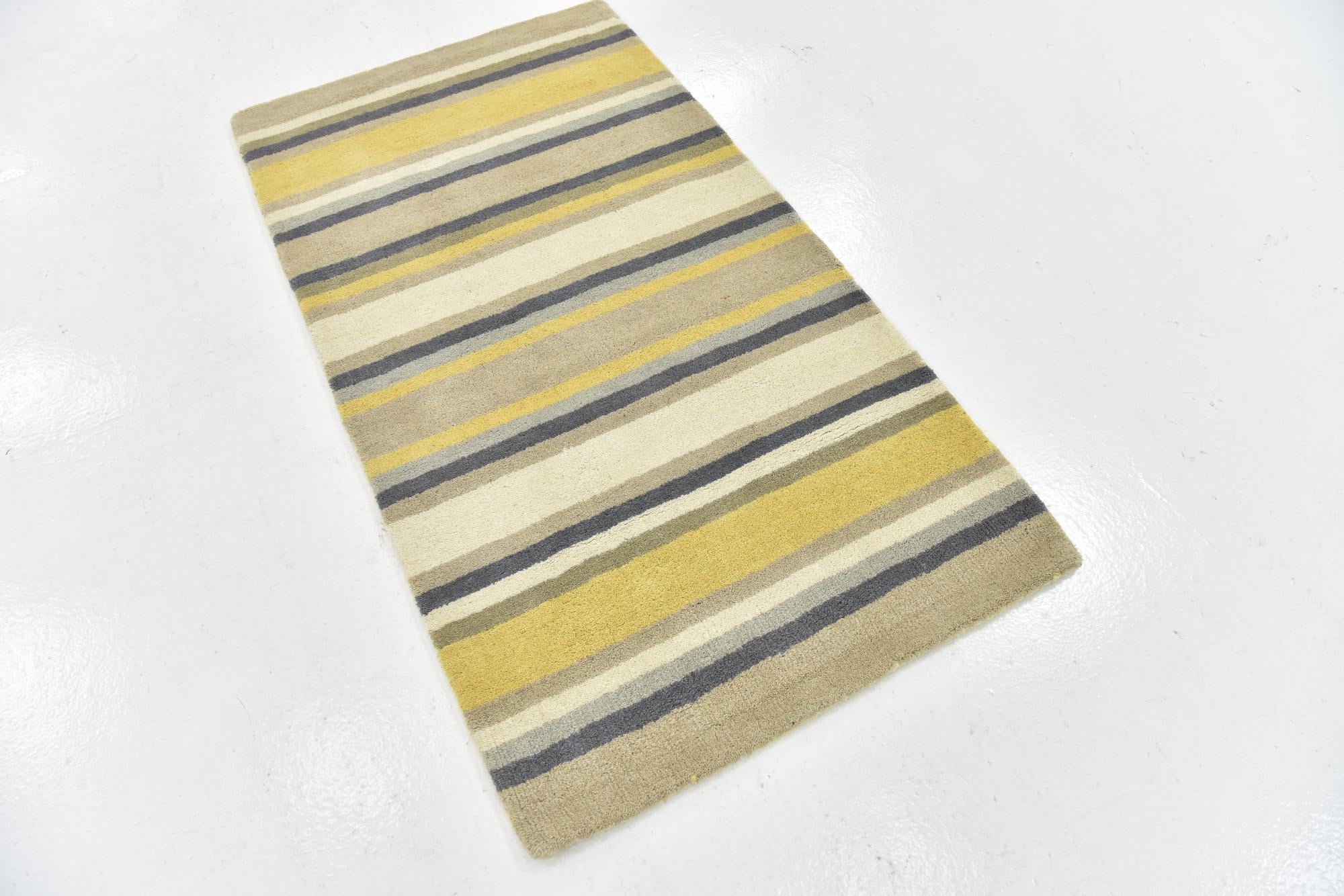 2' 8 x 4' 10 Luna Wool Rug
