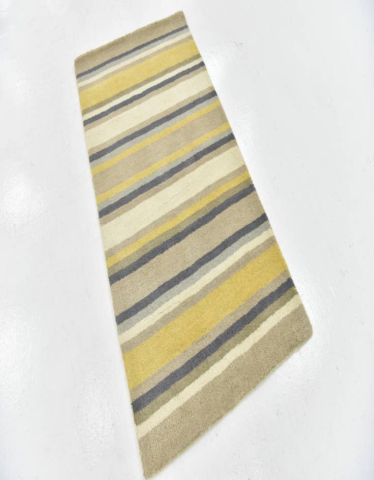 Detail image of 2' 9 x 4' 10 Luna Wool Rug