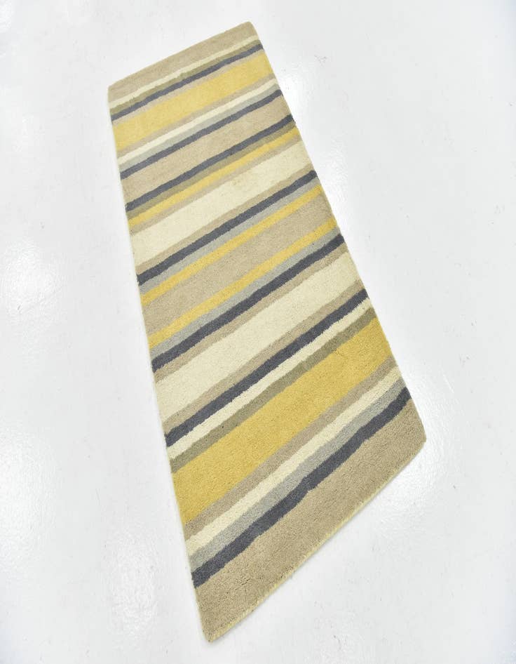 Detail image of 2' 8 x 4' 10 Luna Wool Rug