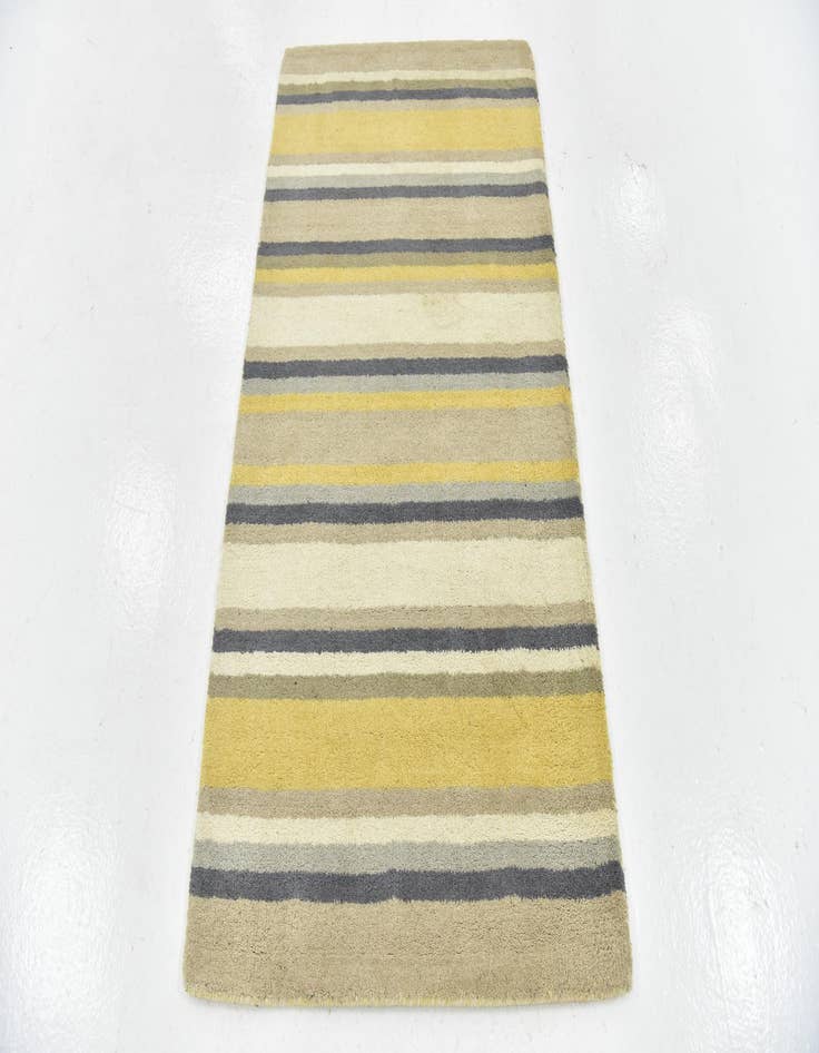 Detail image of 2' 8 x 4' 10 Luna Wool Rug