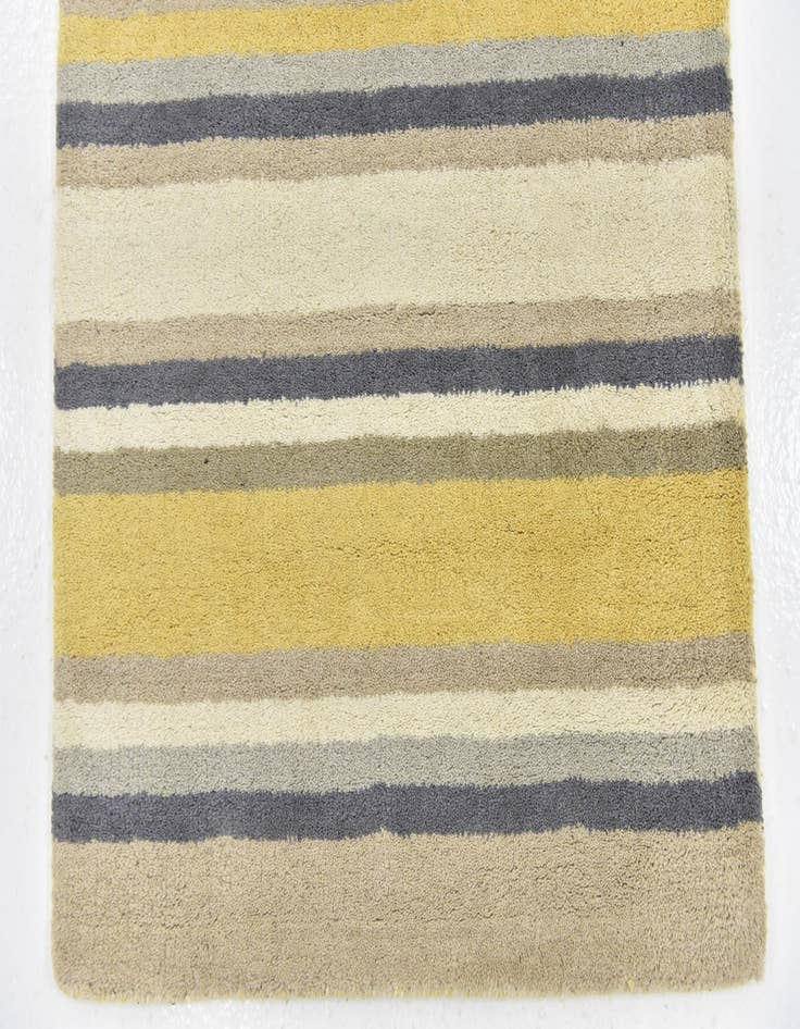 Detail image of 2' 8 x 4' 10 Luna Wool Rug