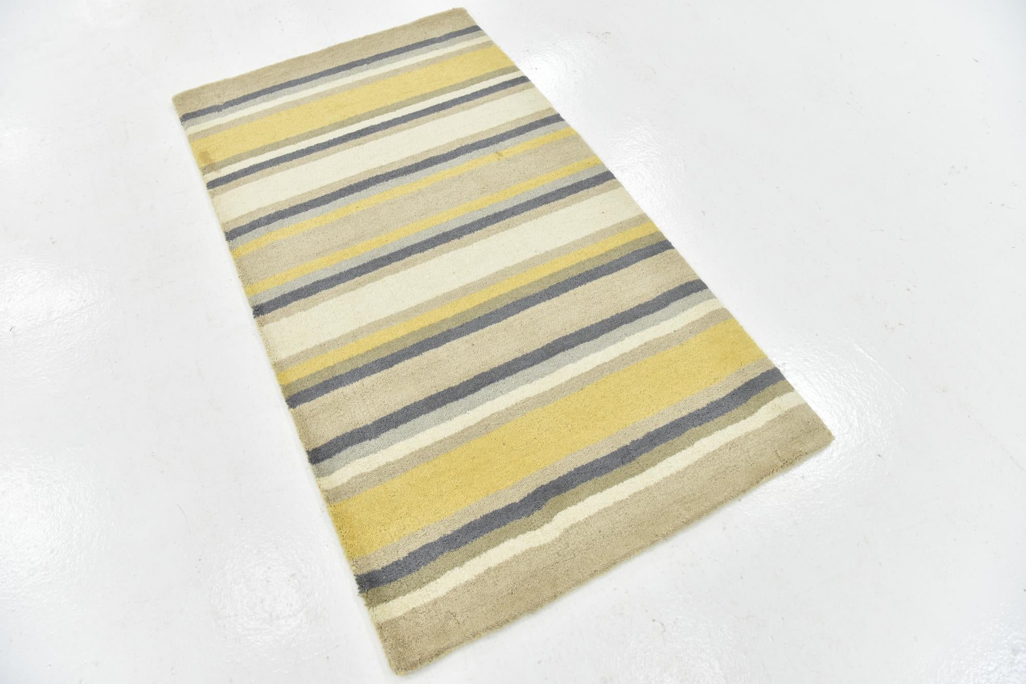 2' 8 x 5' Luna Wool Rug