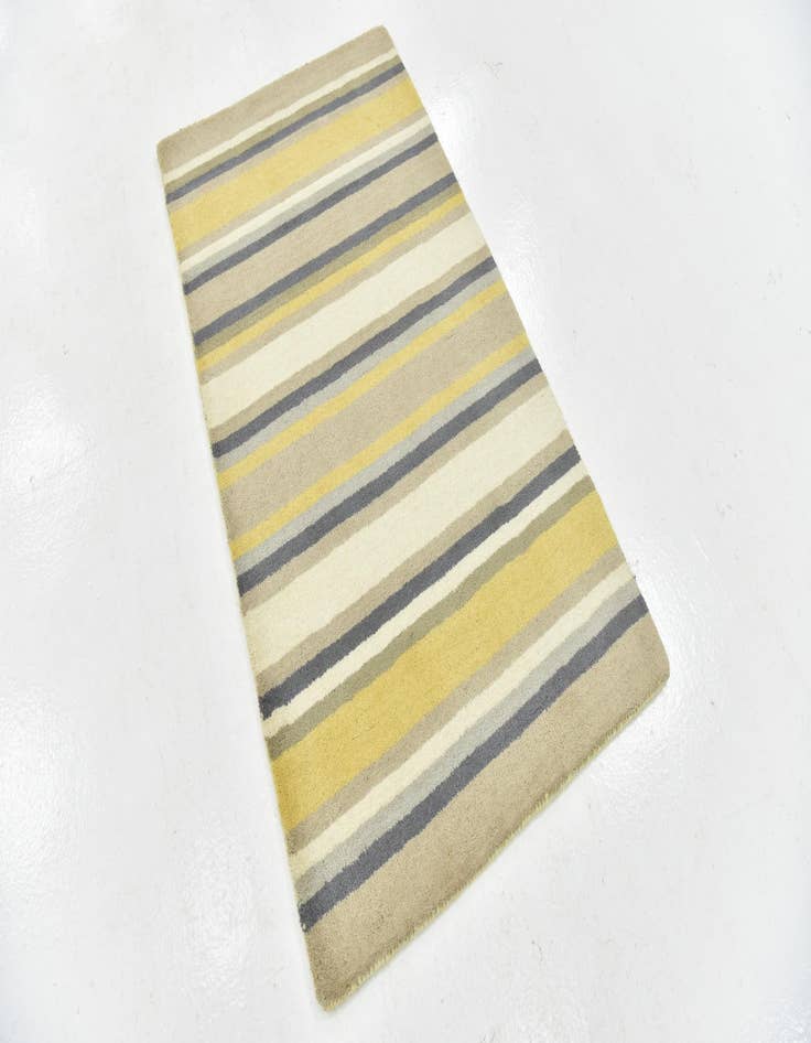 Detail image of 2' 9 x 4' 10 Luna Wool Rug